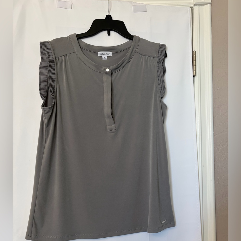 Calvin Klein women’s Ash Sleeveless Top size xl